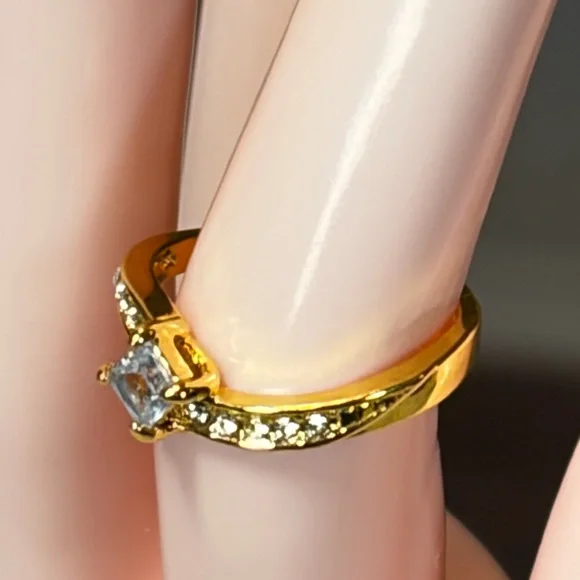 Classic & Stylish Luxurious Square Synthetic Zirconia Ring. - Picture 5 of 7